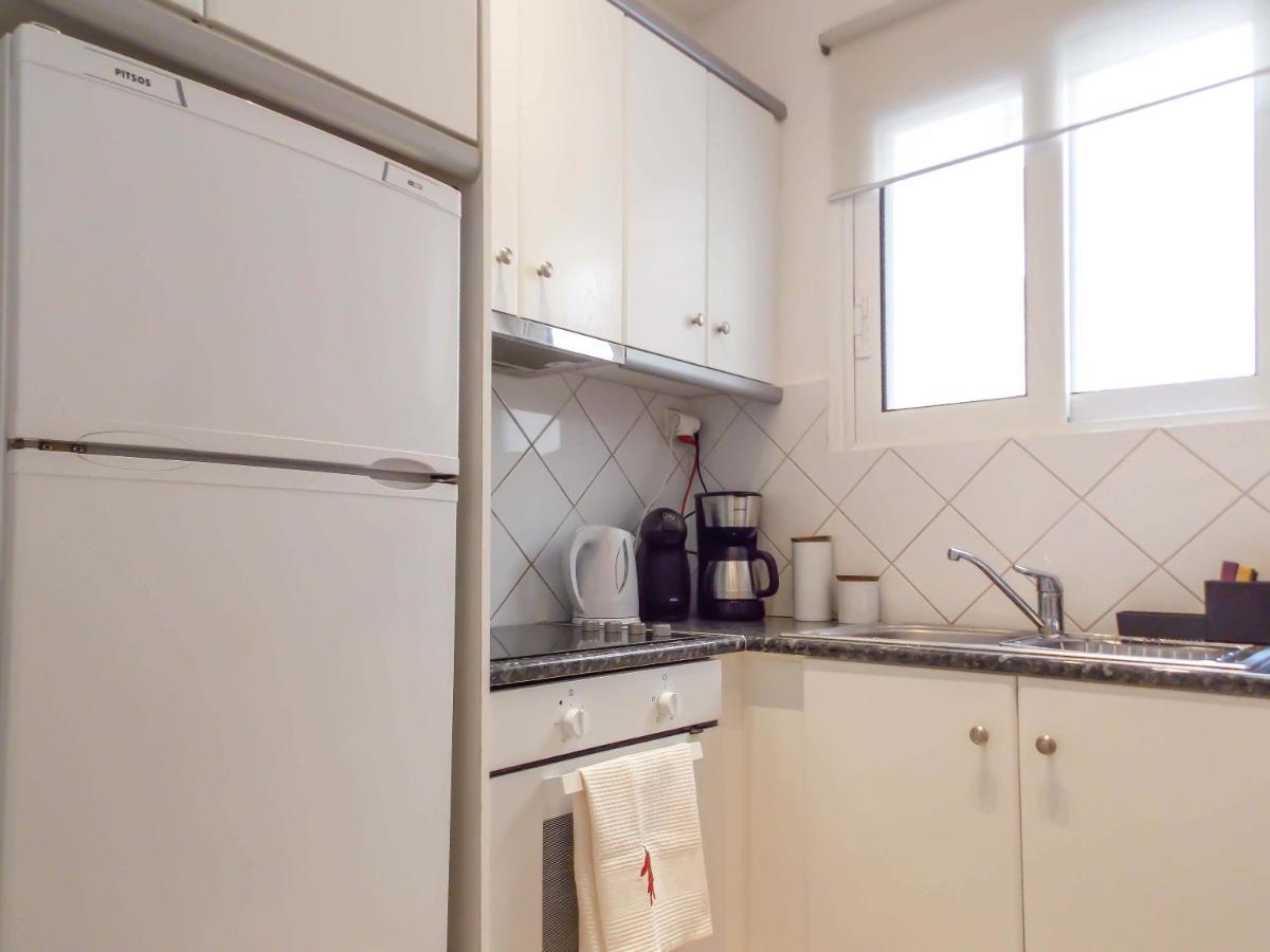 Cozy Plaka Apartment Athens Exterior photo
