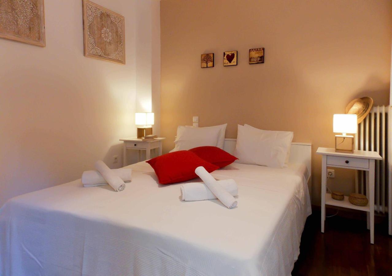Cozy Plaka Apartment Athens Exterior photo