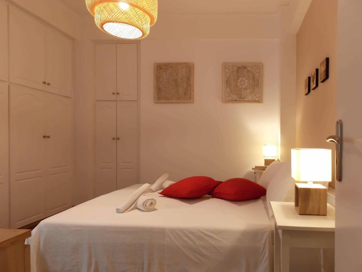Cozy Plaka Apartment Athens Exterior photo