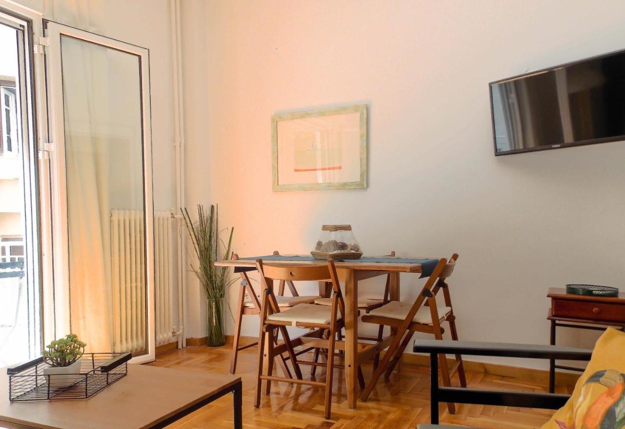 Cozy Plaka Apartment Athens Exterior photo